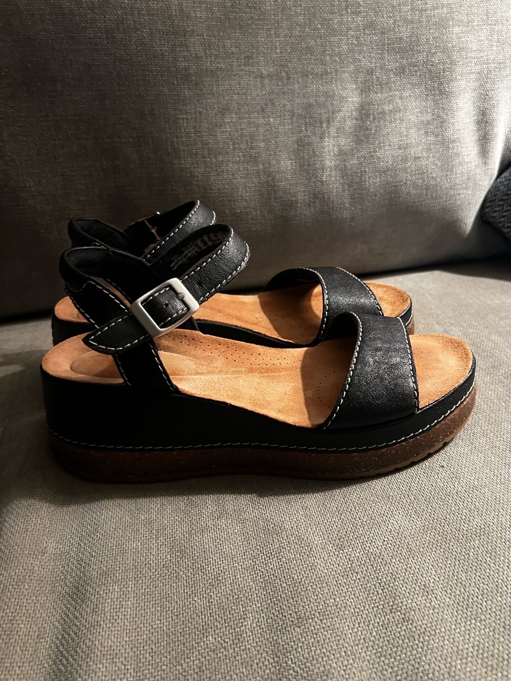 Clarks Kassanda Lily Wedge Sandal, 7 Wide - Picture 6 of 9